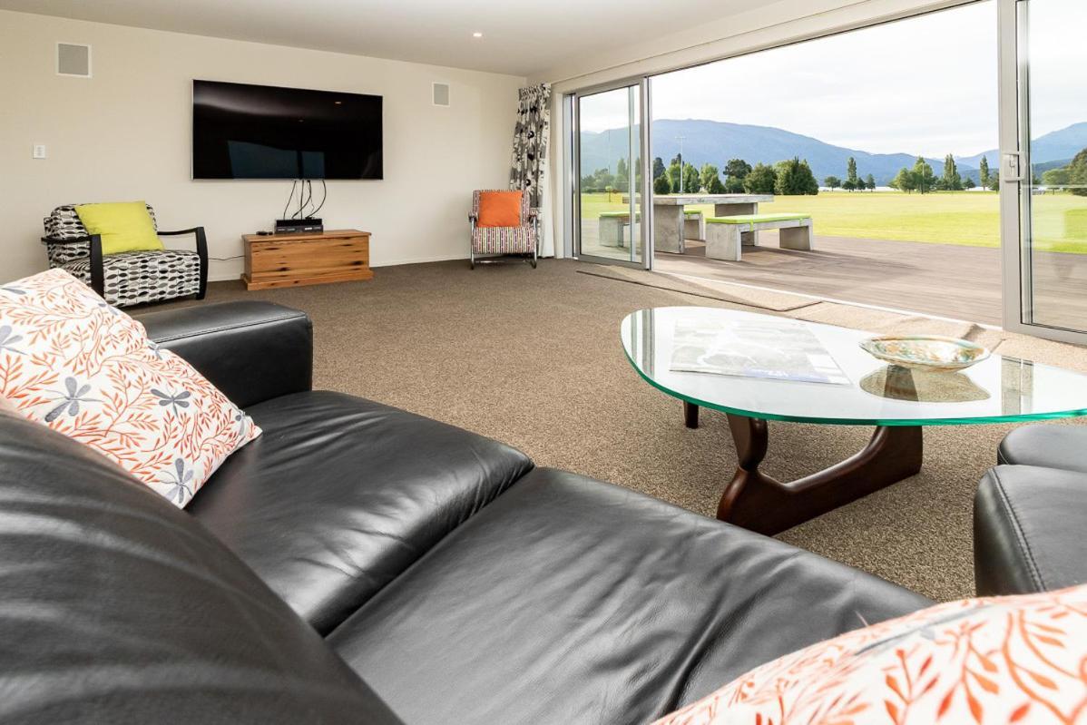 Poppa Pete'S - Te Anau Holiday Home Kültér fotó